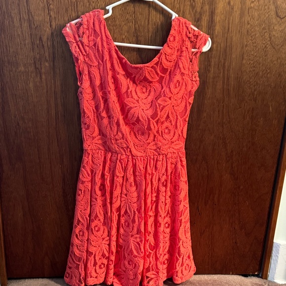 B DARLIN lace dress - Picture 1 of 3